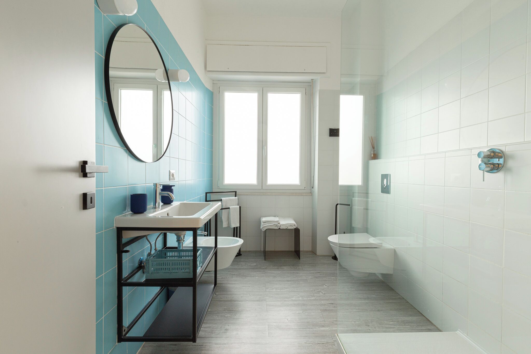 Comfort appartement, 2 slaapkamers, balkon, uitzicht op stad | Badkamer | Een aparte badkuip en douche, gratis toiletartikelen, een haardroger
