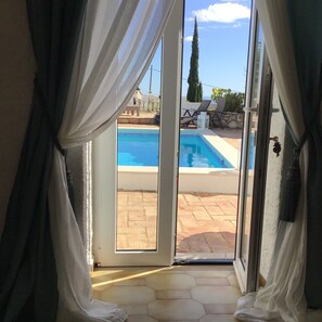 Iron/ironing board, bed sheets - Winniehill (Faro)