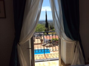 Chambre avec lits jumeaux, vue océan | Vue depuis l’hébergement