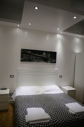 Classic Triple Room, City View - Blanco Vaticano (Rome)