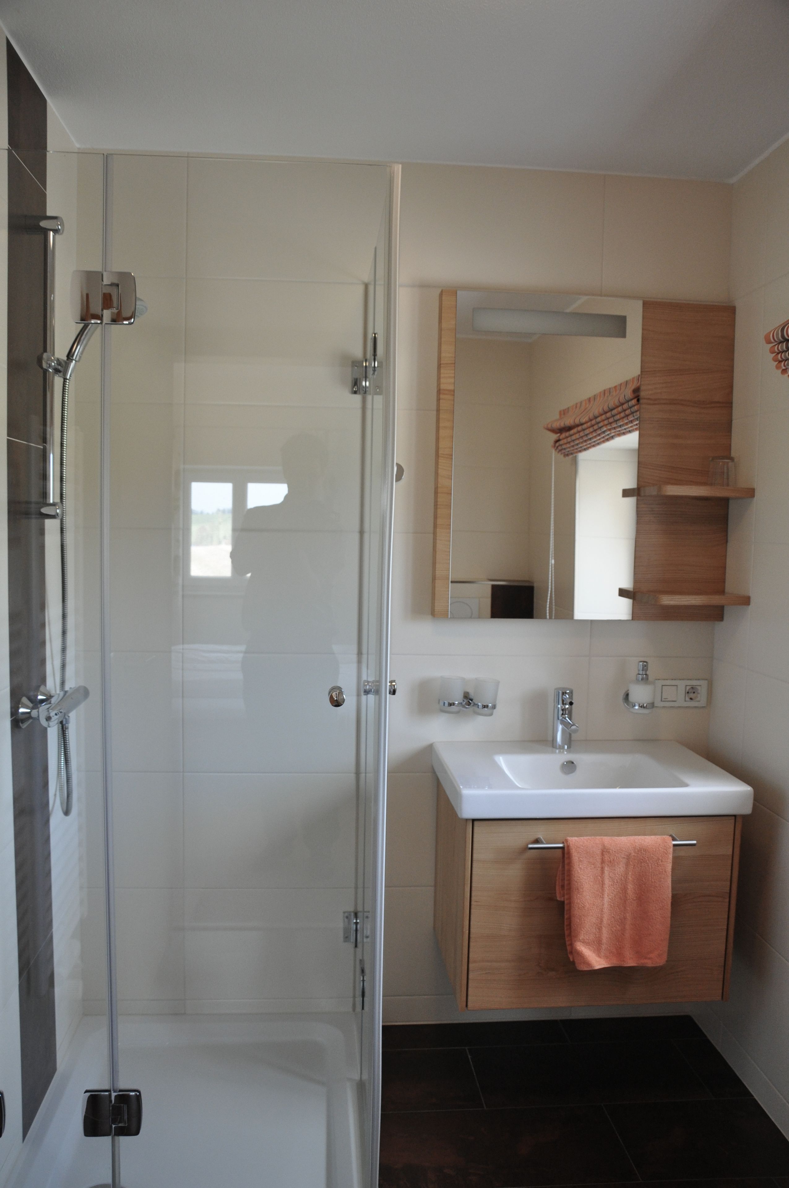 triple room, garden view | bathroom | deep-soaking bathtub, towels