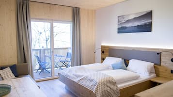 Deluxe-Doppelzimmer, Balkon, Gartenblick | Hochwertige Bettwaren, Schreibtisch, kostenloses WLAN