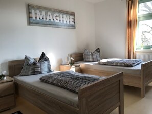 Double Room (2) | Free WiFi