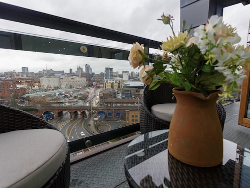 Live in Leeds Sky Penthouse