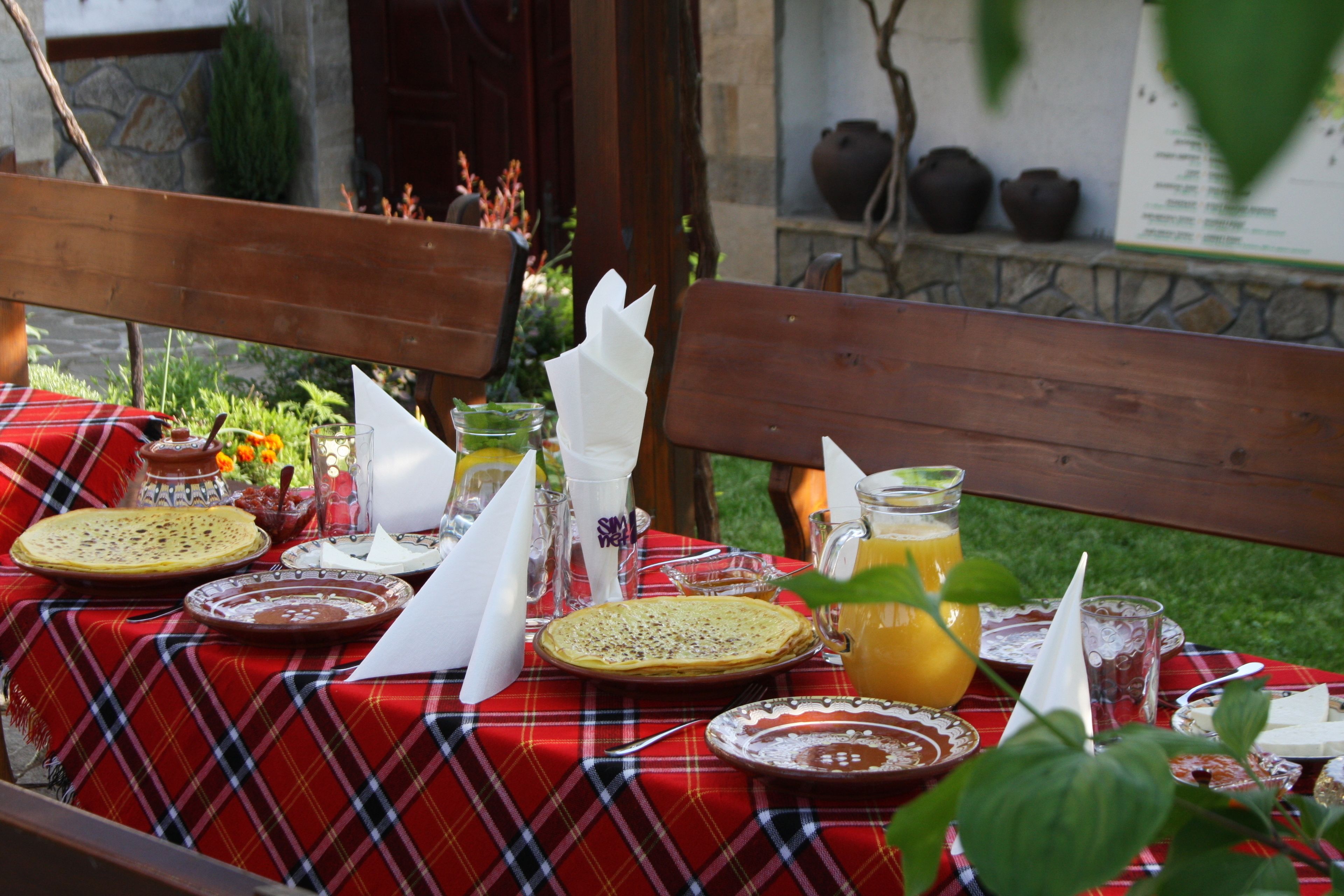 Daily local cuisine breakfast (EUR 4.09 per person)