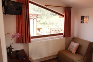 Double Room | Living area | Flat-screen TV - Iliikova House (Karlovo)