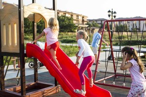 Außen-Kinderspielplatz