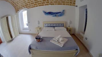 Camera Classic, 1 camera da letto, sul cortile | Una scrivania, insonorizzazione, Wi-Fi gratuito, lenzuola