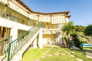 Mặt tiền nơi lưu trú