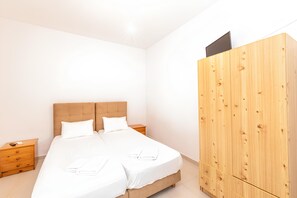 Economy Studio, Terrace | Iron/ironing board, free WiFi, bed sheets - Skioni Studios (Kassandra)