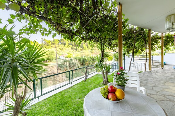 Studio Ekonomi, teras | Teras/patio