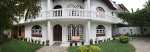 Front of property - New White House (Aluthgama)
