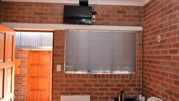 Desk, soundproofing, free WiFi, bed sheets