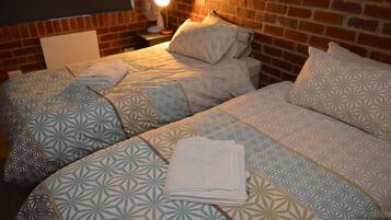 Executive Room | Desk, soundproofing, free WiFi, bed sheets