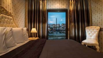 Suite | Desk, free WiFi, bed sheets