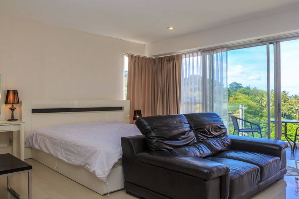 In-room safe, blackout curtains, soundproofing, iron/ironing board