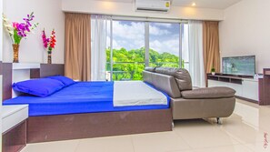 Apartamento familiar, 1 cama de matrimonio grande con sofá cama, cocina, frente a la playa | Caja fuerte, cortinas opacas, sistema de insonorización