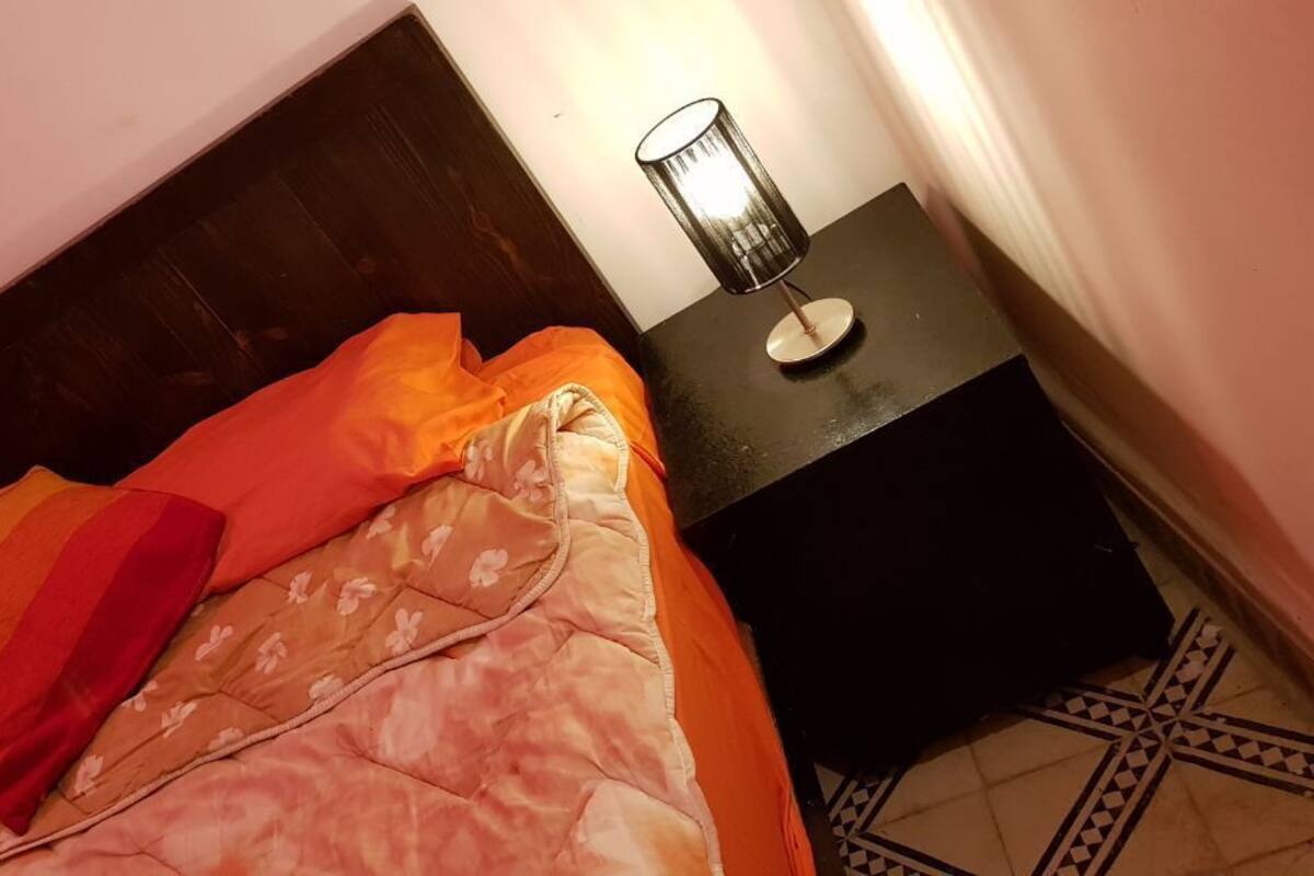 Bàn, nôi (giường cho trẻ sơ sinh) miễn phí