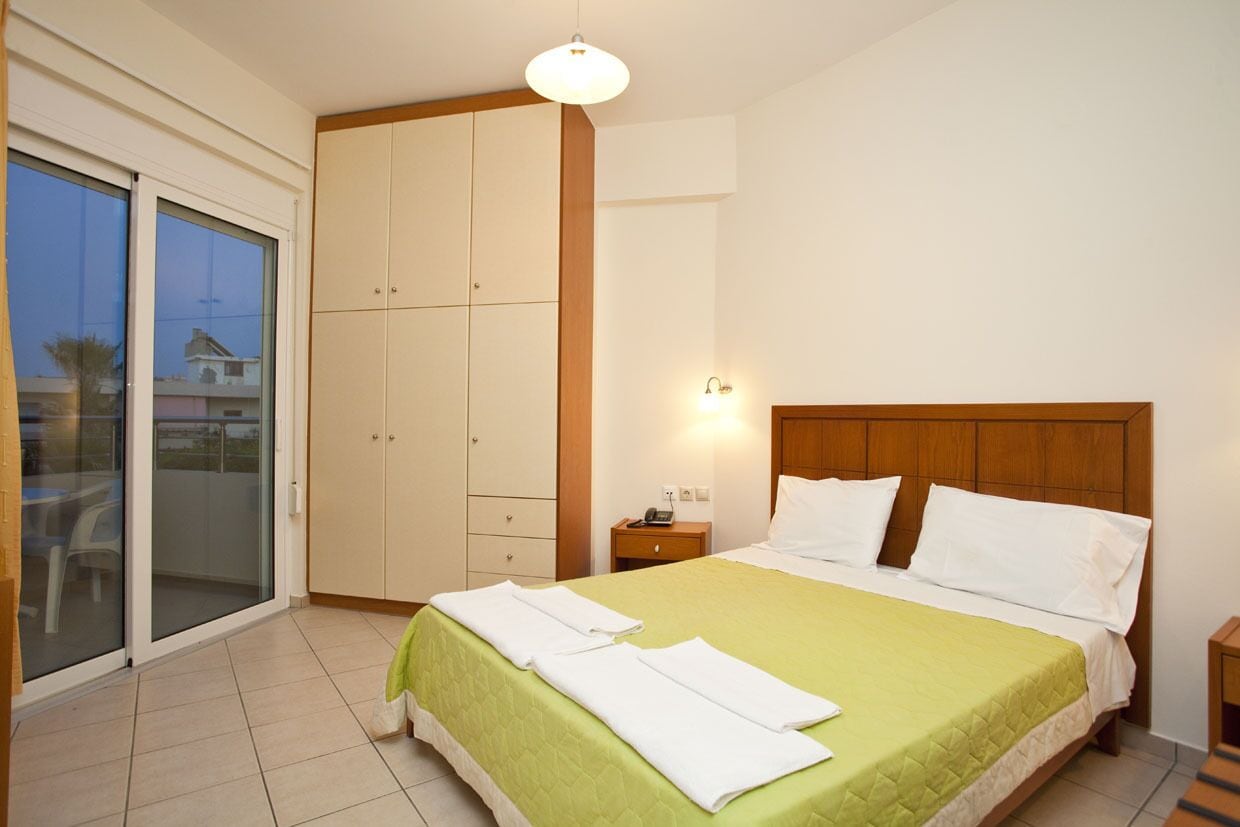 高級公寓, 1 間臥室 | 房內夾萬、書桌、遮光窗簾/窗簾、隔音