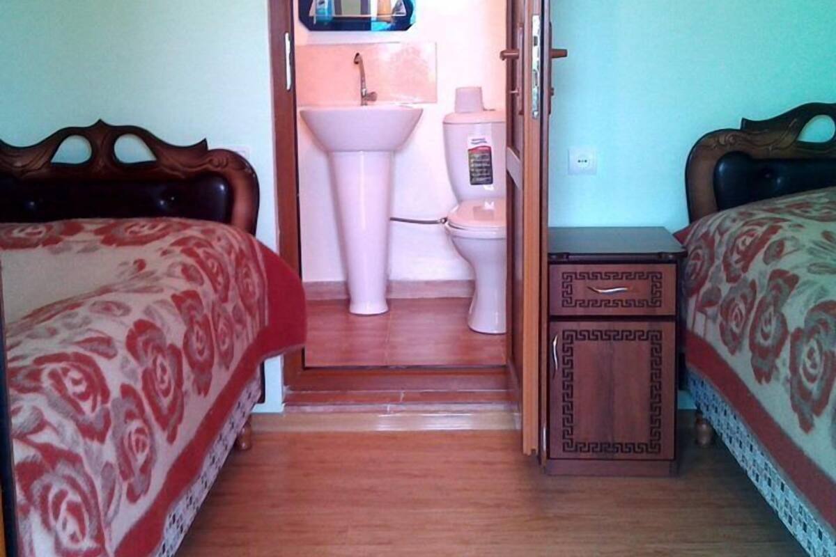 Camera Deluxe con 2 letti singoli, bagno in camera, vista montagna | Wi-Fi gratuito