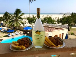 每日供应欧陆式早餐（每人 USD 10）