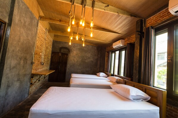 Seprai premium, tempat tidur Select Comfort, dan didekorasi berbeda-beda