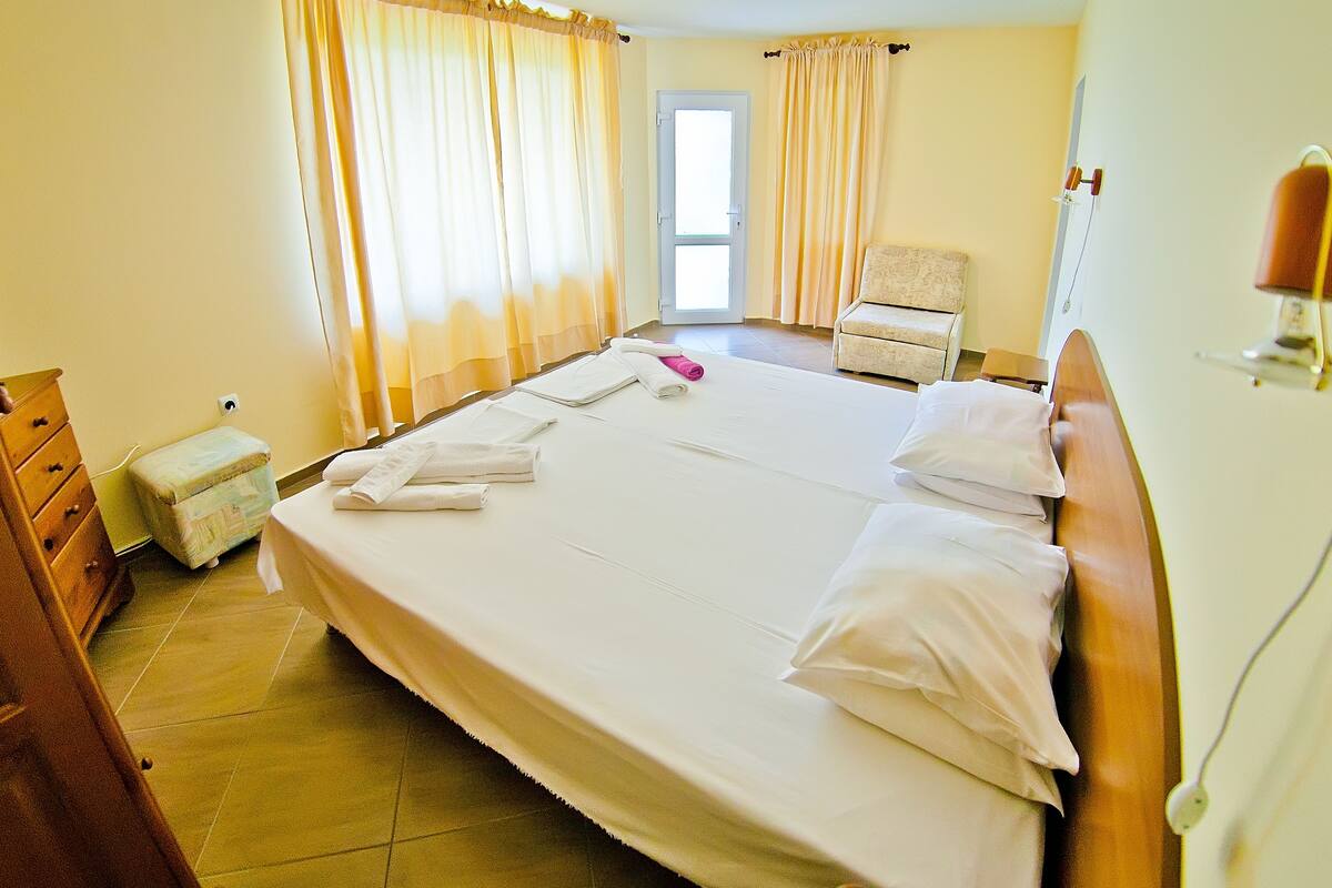 Family Villa, 2 Bedrooms, Sea View | 1 bedroom, soundproofing, iron/ironing board, WiFi (free)