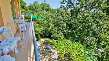 Family Villa, 3 Bedrooms, Sea View | Teres/patio