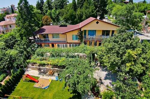 Villa Sequoia