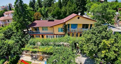 Villa Sequoia
