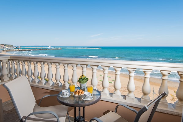 Penthouse maisonette 3 bedrooms | Beach/ocean view
