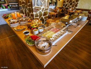 Daily cooked-to-order breakfast for a fee - Birais Beach Studios (Rethymno)