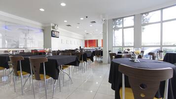 Dagelijks ontbijtbuffet inbegrepen