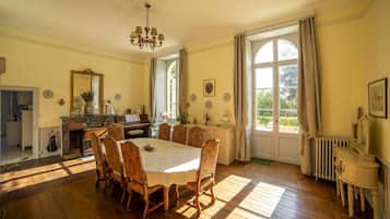 Family House, Accessible (5 étoiles) | Dining