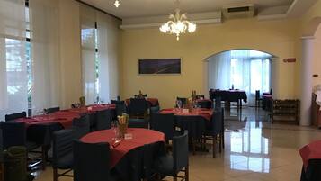 Almoço e jantar