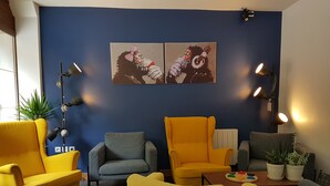 Coin salon dans le hall