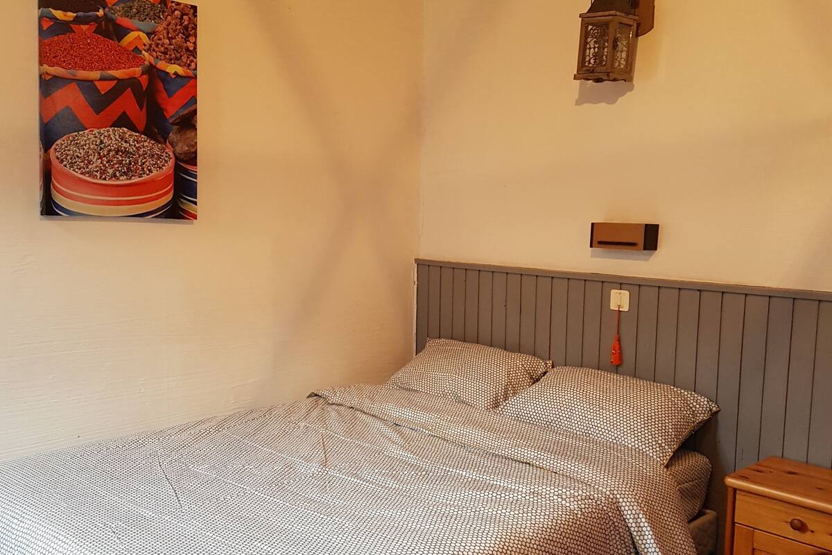 Chambre Double | Bureau, rideaux occultants, Wi-Fi gratuit, draps fournis