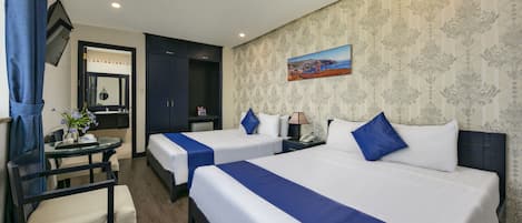 Camas con efecto memoria, minibar y decoración personalizada