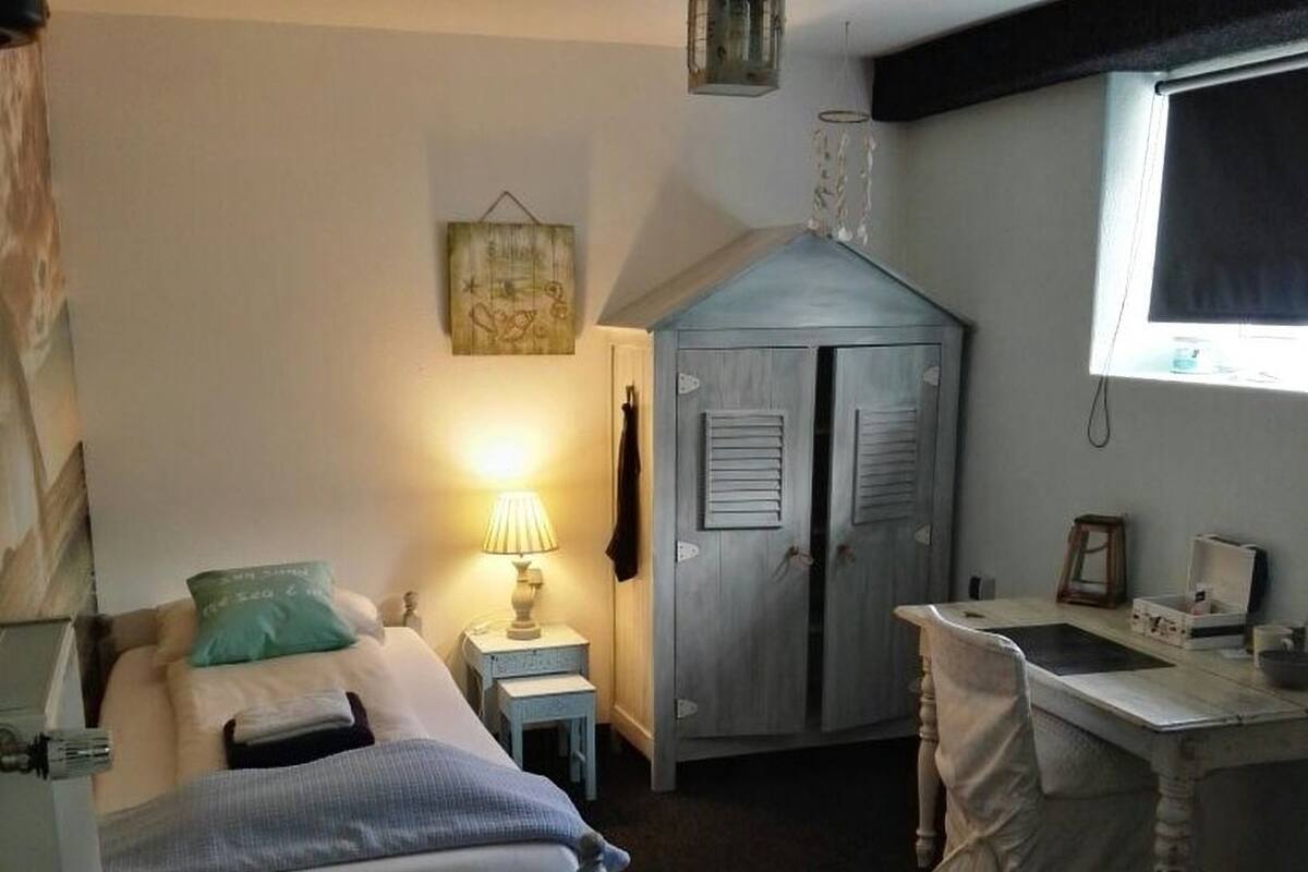 Single Room | WiFi (free), bed sheets