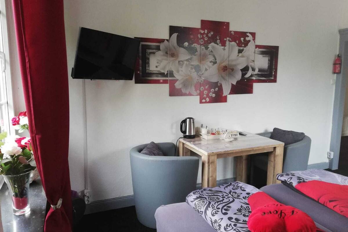 Double Room, Shared Bathroom | Free WiFi, bed sheets