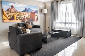 Standard Apartment, 1 Bedroom, Hill View | Living area