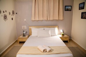 สแตนดาร์ดอพาร์ทเมนท์, 3 ห้องนอน | 3 ห้องนอน, เครื่องนอนป้องกันสารก่อภูมิแพ้, โต๊ะทำงาน, Wi-Fi ฟรี