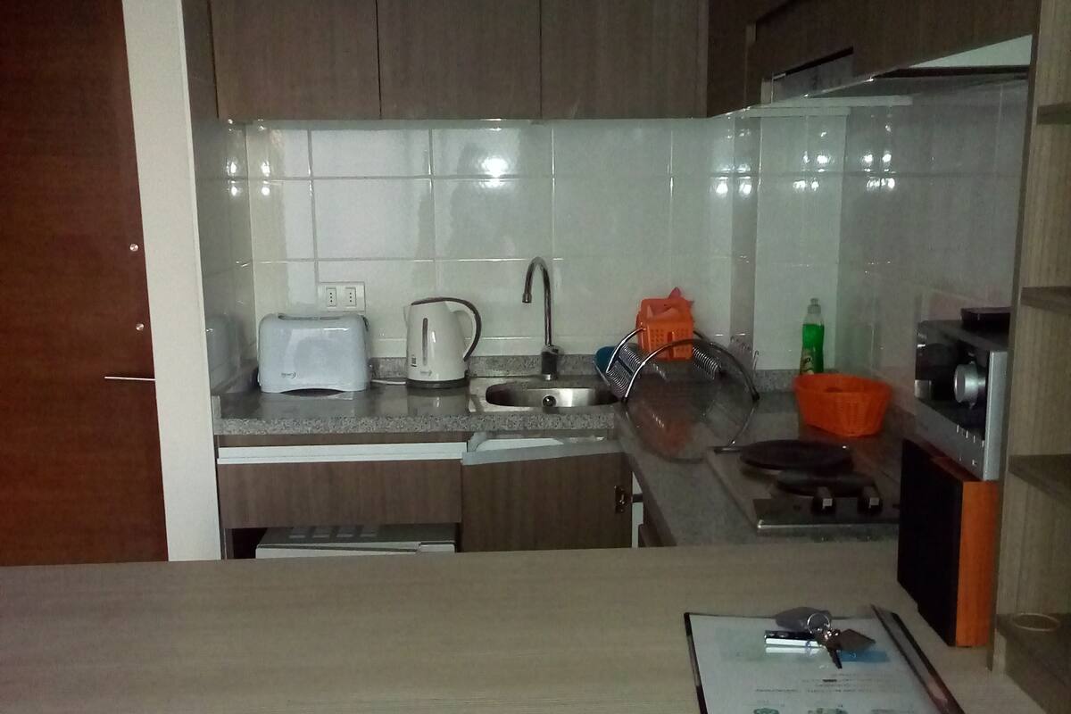 Basic Apartment, 1 Bedroom, Non Smoking, City View | Private kitchen