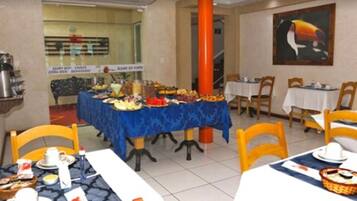 Desayuno buffet incluido todos los días