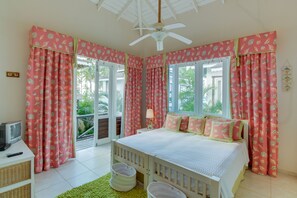 Superior Villa, 3 Bedrooms, Beach View | 1 bedroom, desk, free WiFi, bed sheets - Maranata Villa (Las Terrenas)