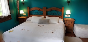 Cortinas blackout, tabla de planchar con plancha y wifi gratis