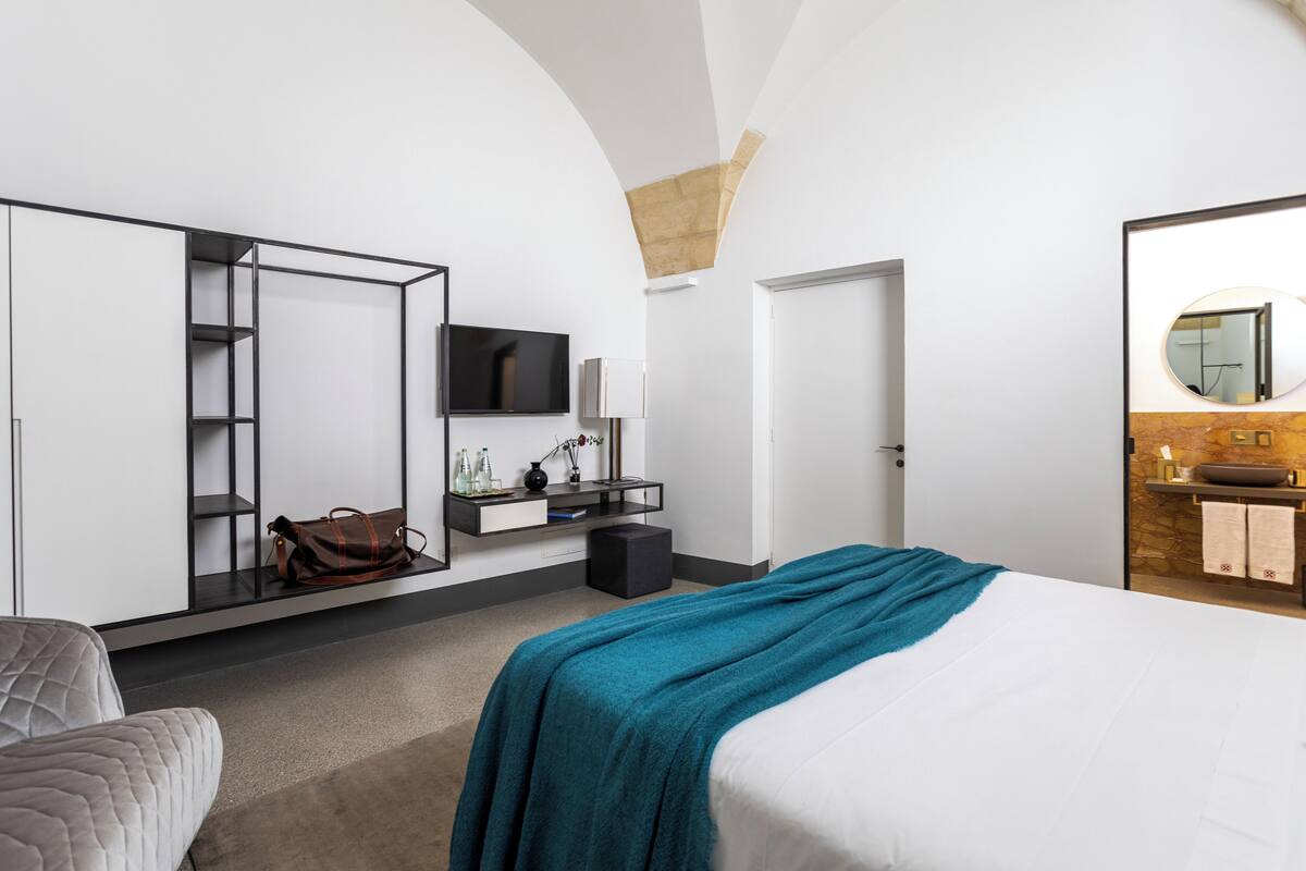 Superior Room | 1 bedroom, Egyptian cotton sheets, premium bedding, minibar