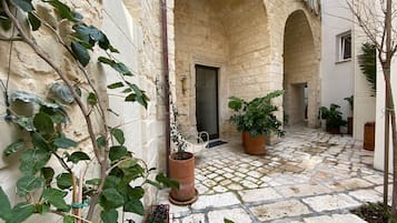Grand-Suite, Annex | Blick auf den Innenhof