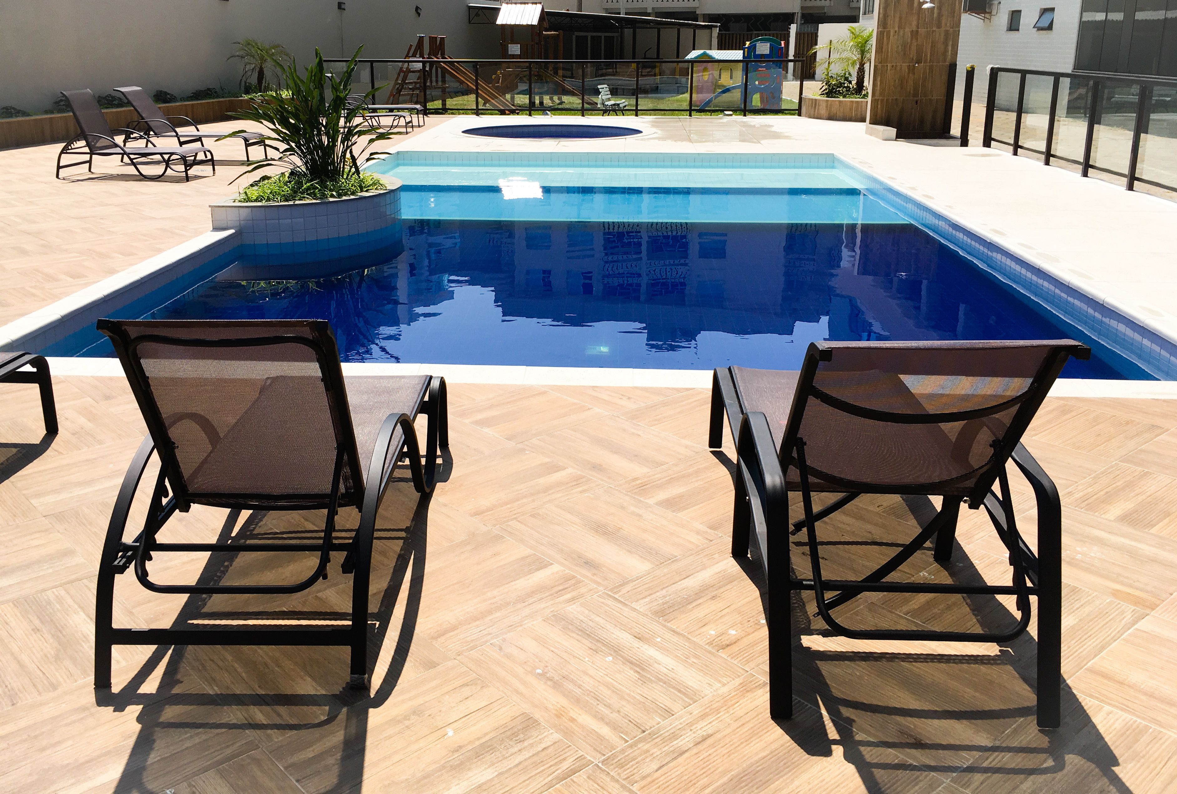 2 utendørsbassenger