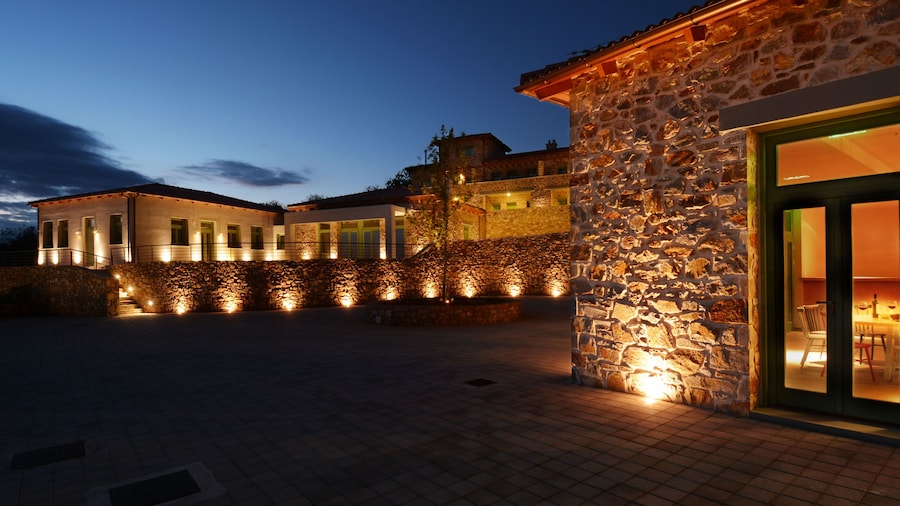 Foresta in Medias Mores